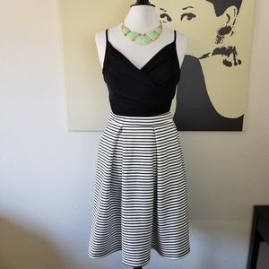 Chic Black & White Striped Skirt XL